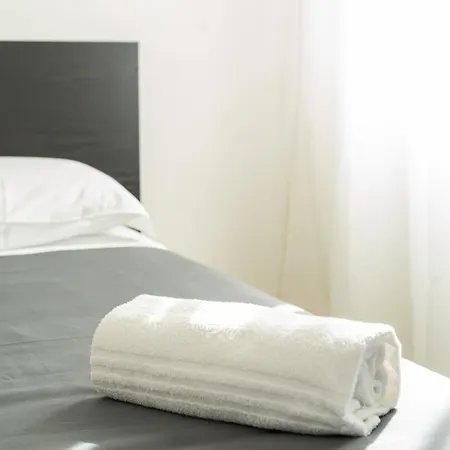 Aida - For 2-3 Guests *