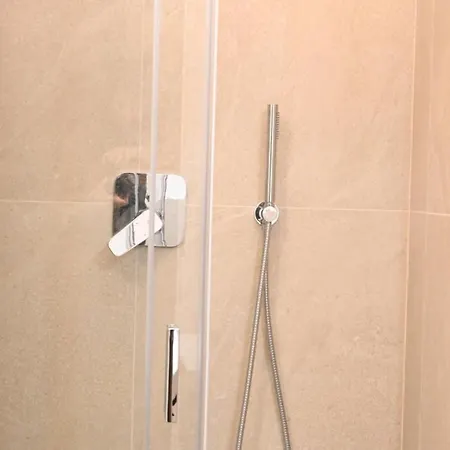 Aida - For 2-3 Guests