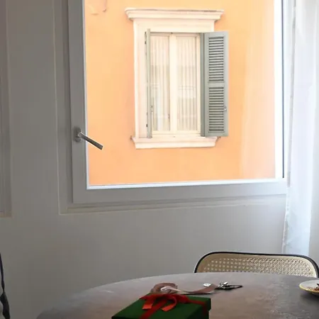 Aida - For 2-3 Guests דירה *