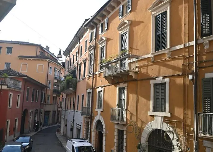 Aida - For 2-3 Guests * ヴェローナ