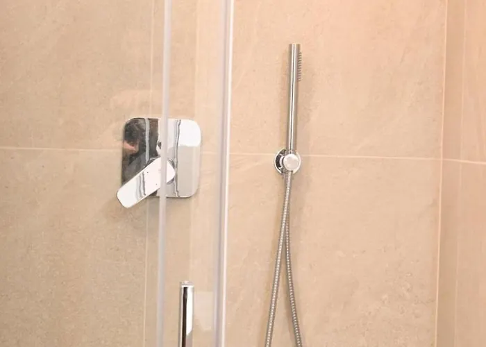 Aida - For 2-3 Guests